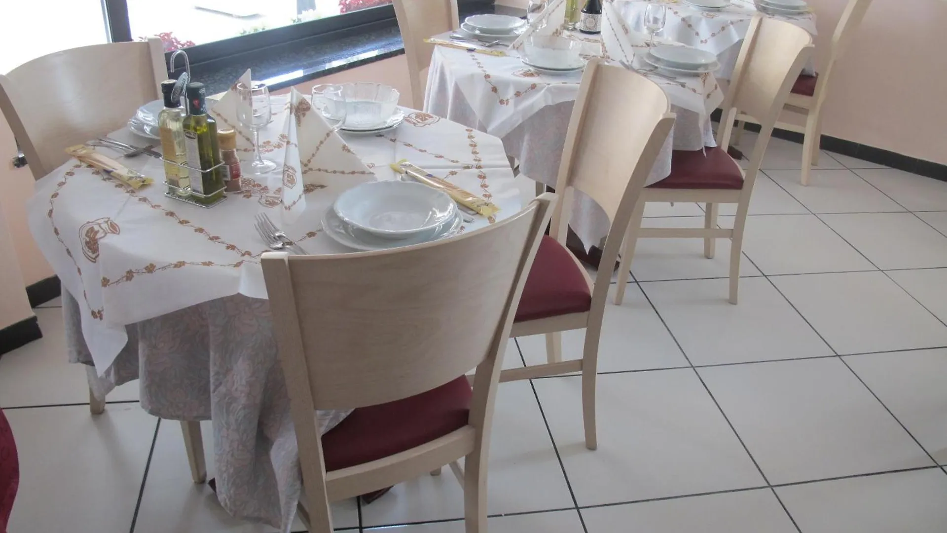 Hotel Basilea Bellaria-Igea Marina 3*,  Italy